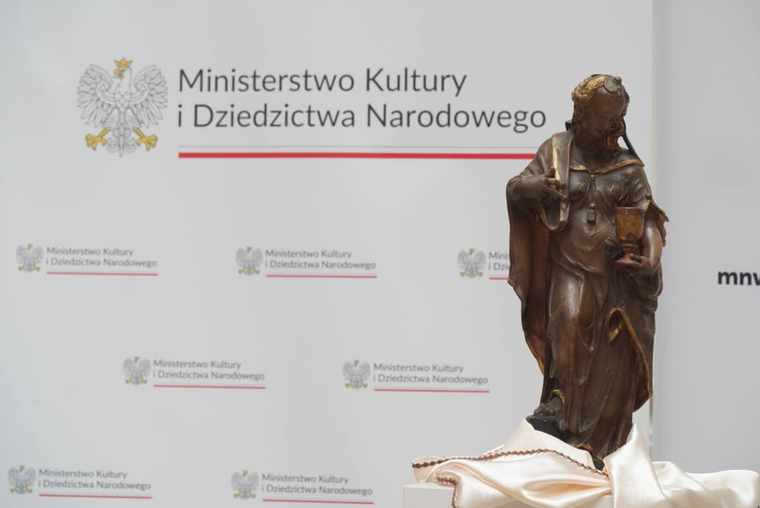 Rzeźba przedstawiająca personifikację Wiary