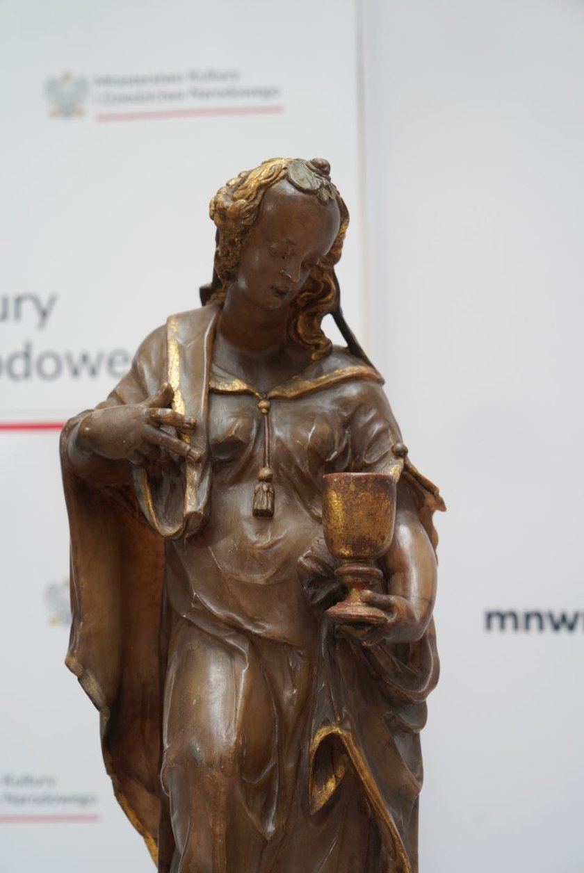 Rzeźba przedstawiająca personifikację Wiary