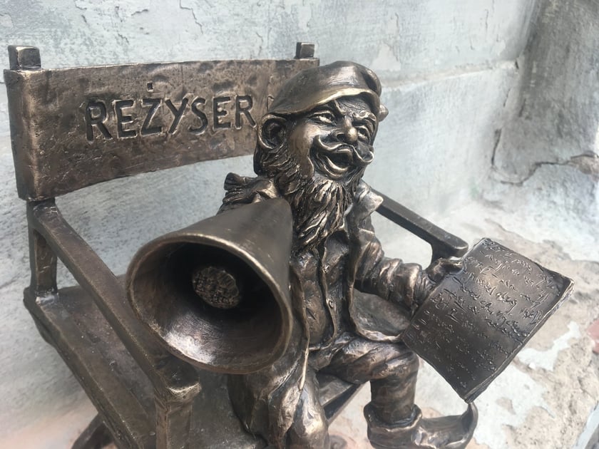 Nowy krasnal-reżyser u zbiegu ulic Mierniczej i Łukasińskiego