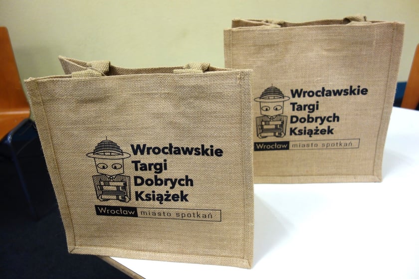 Wrocławskie Targi Dobrych Książek 2024 &ndash; torby reklamujące imprezę