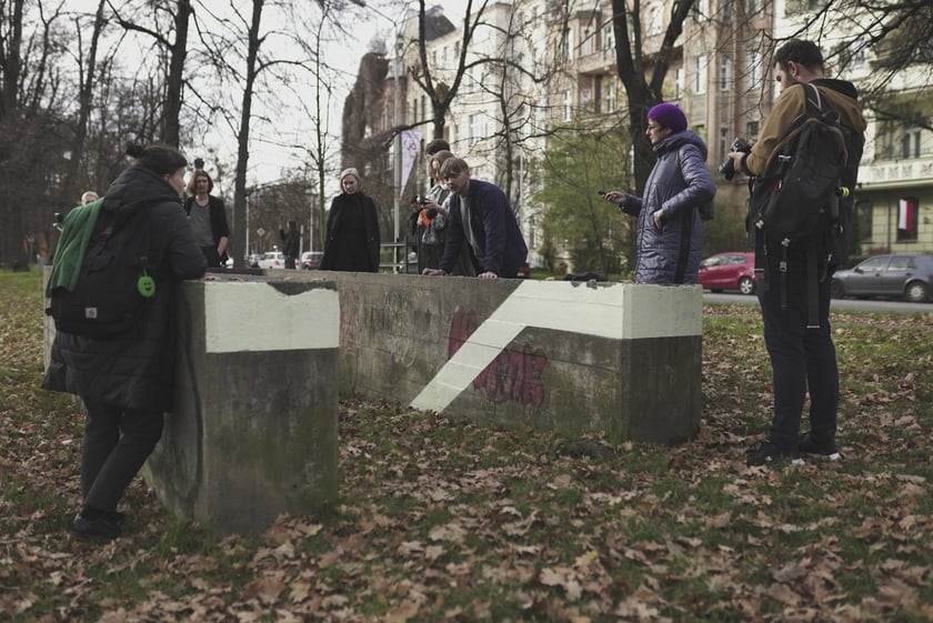 We wrocławskich schronach odbywa się trzydniowa wystawa Yuriya Bileya &ndash; szczeliny przeciwlotnicze przy Moście Zwierzynieckim