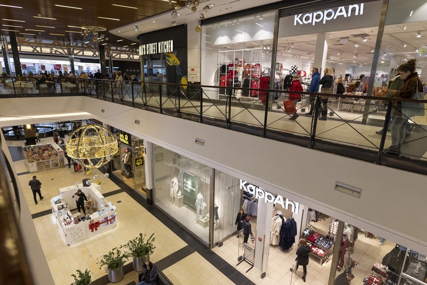 Co ważne, jeśli przedsiębiorca umożliwia wyszukiwanie produkt&oacute;w musi informować o gł&oacute;wnych parametrach, kt&oacute;re decydują o kolejności pojawiania się wynik&oacute;w.
Konieczne jest też wyraźne ujawnienie płatnej reklamy lub płatności dokonanej w celu uzyskania wyższego plasowania produkt&oacute;w w wynikach wyszukiwania.