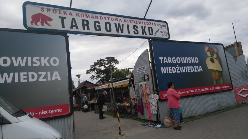 Na zdjęciu targowisko przy ul. Niedźwiedziej