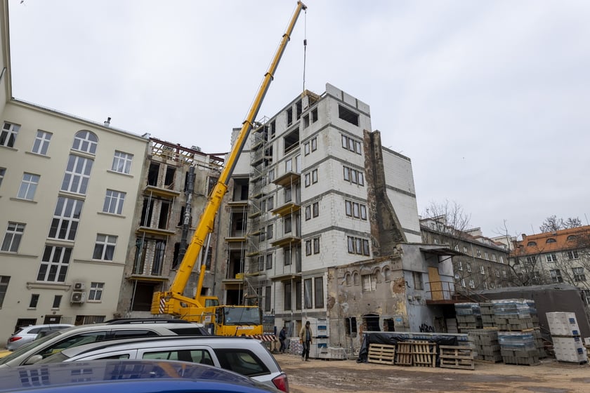 Trwa remont zabytkowej kamienicy przy ulicy Kołłątaja 23.