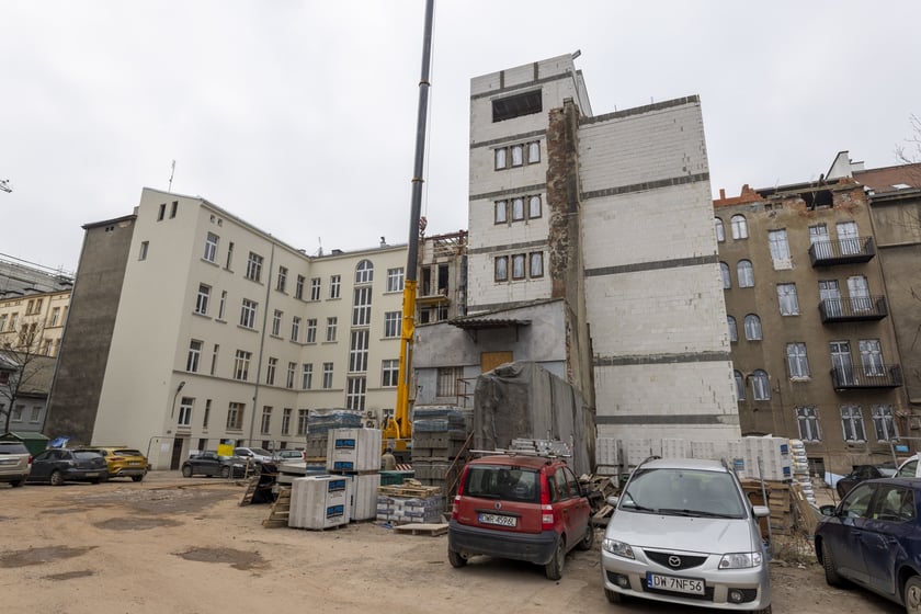Trwa remont zabytkowej kamienicy przy ulicy Kołłątaja 23.