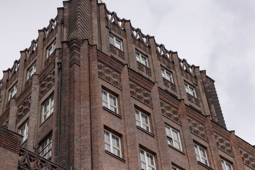 Pierwszy wieżowiec we Wrocławiu, ul. Krasińskiego