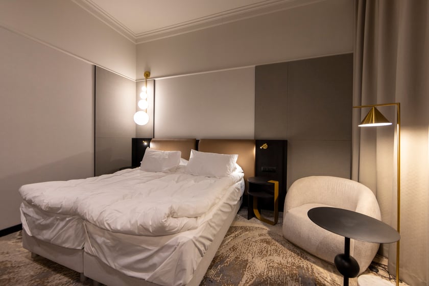 Na zdjęciu: wnętrza pokoju hotelowego hotelu Grand