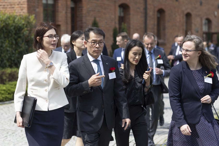 Uroczystość otwarcia Industrial Bank of Korea we Wrocławiu.