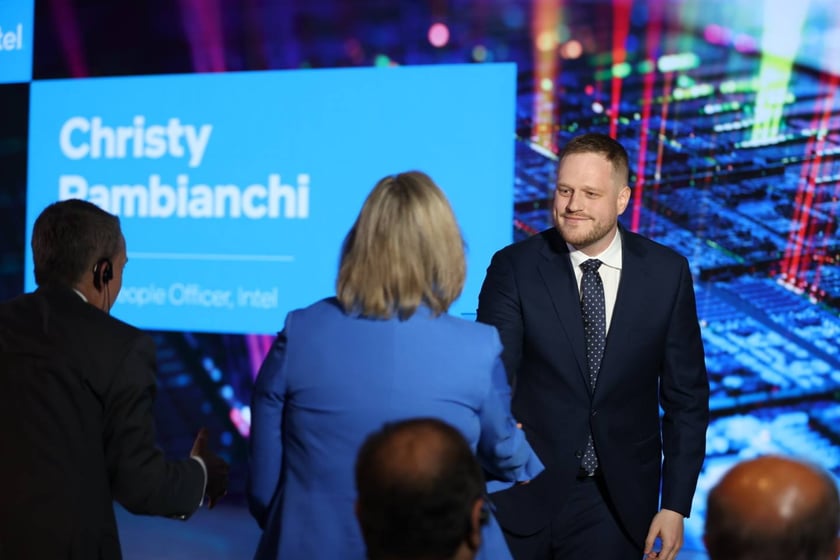 Intel, największy producent mikroprocesorów na świecie, zainwestuje rekordowe pieniądze w fabrykę pod Wrocławiem, 16 czerwca konferencja prasowa