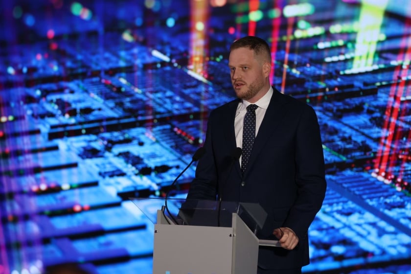 Intel, największy producent mikroprocesorów na świecie, zainwestuje rekordowe pieniądze w fabrykę pod Wrocławiem, 16 czerwca konferencja prasowa