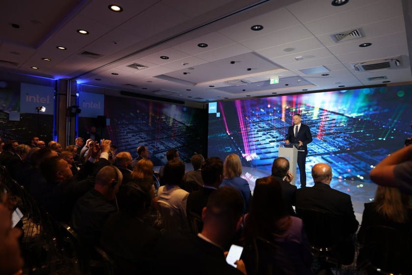 Intel, największy producent mikroprocesorów na świecie, zainwestuje rekordowe pieniądze w fabrykę pod Wrocławiem, 16 czerwca konferencja prasowa