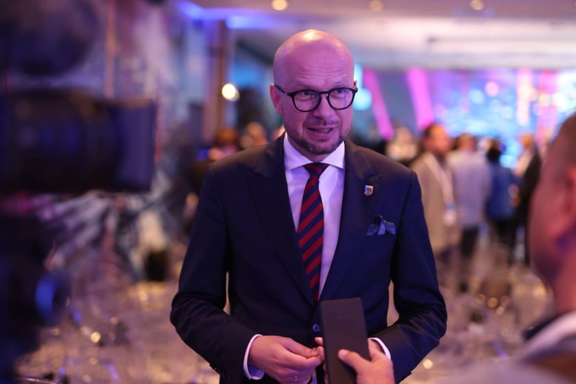 Intel, największy producent mikroprocesorów na świecie, zainwestuje rekordowe pieniądze w fabrykę pod Wrocławiem, 16 czerwca konferencja prasowa
