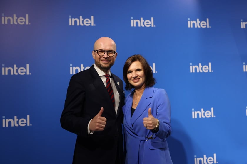 Intel, największy producent mikroprocesorów na świecie, zainwestuje rekordowe pieniądze w fabrykę pod Wrocławiem, 16 czerwca konferencja prasowa