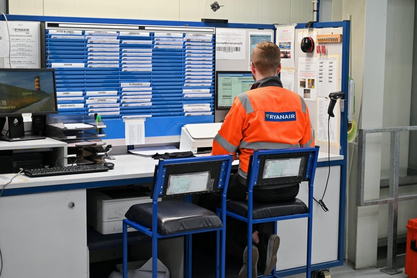 Wroclaw Aircraft Maintenance Services, w skrócie WAMS, czyli wrocławska baza serwisowa Ryanaira. Zdjęcie z 2023 roku