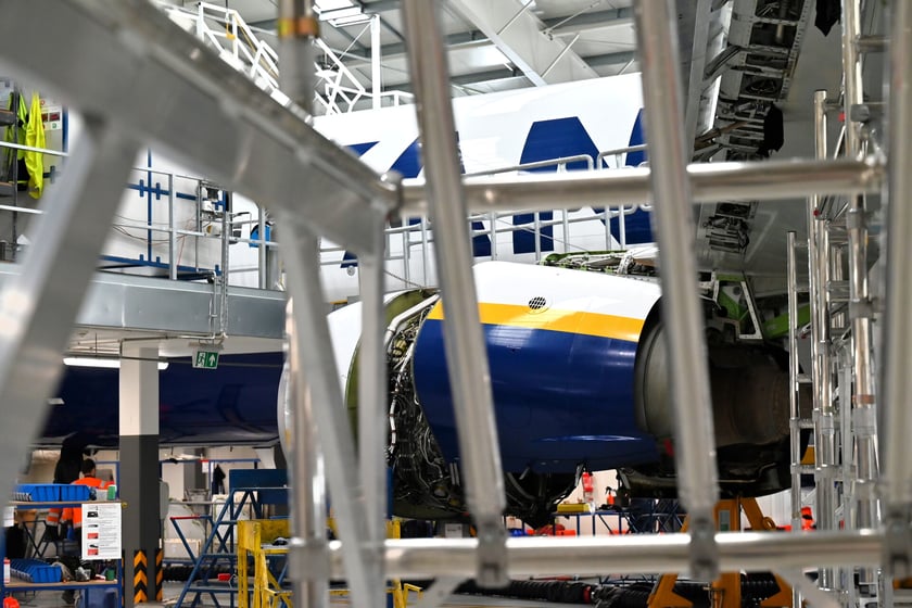 Wroclaw Aircraft Maintenance Services, w skrócie WAMS, czyli wrocławska baza serwisowa Ryanaira. Zdjęcie z 2023 roku
