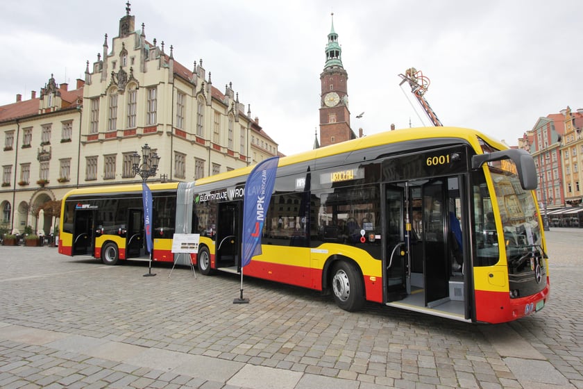 Autobus elektryczne we Wrocławiu - prezentacja pojazdu
