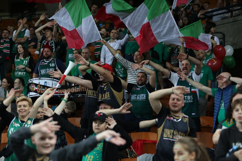 Zdjęcie z niedzielnego meczu koszykarskiego Śląska Wrocław w Hali Stulecia