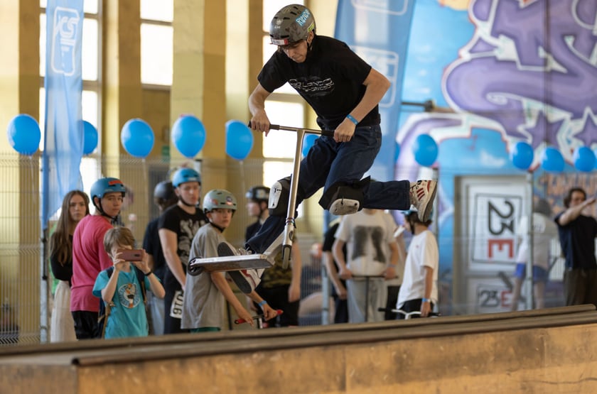Zawody MC Scoot Dżem w wyczynowej jeździe na hulajnodze odbyły się w Centrum Sportów Ekstremalnych przy ul. Legnickiej 65