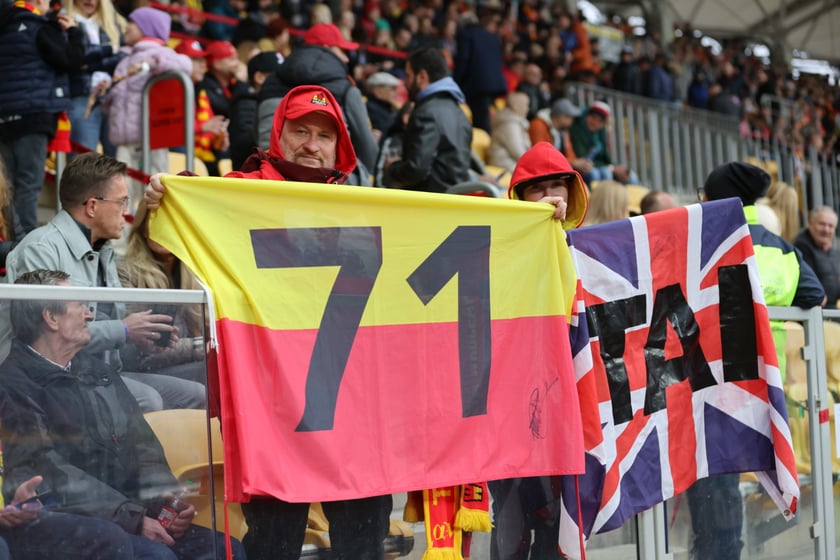 Zdjęcia kibiców z meczu żużlowego Betard Sparta Wrocław - Stal Gorzów, 7 maja 2023 r.