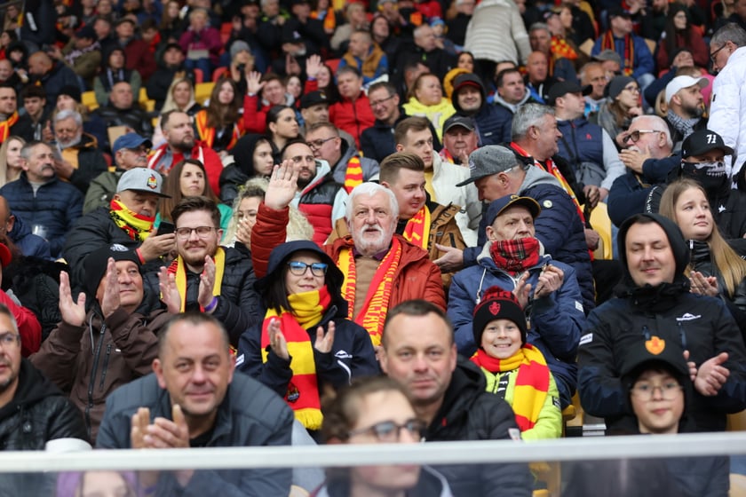 Zdjęcia kibiców z meczu żużlowego Betard Sparta Wrocław - Stal Gorzów, 7 maja 2023 r.