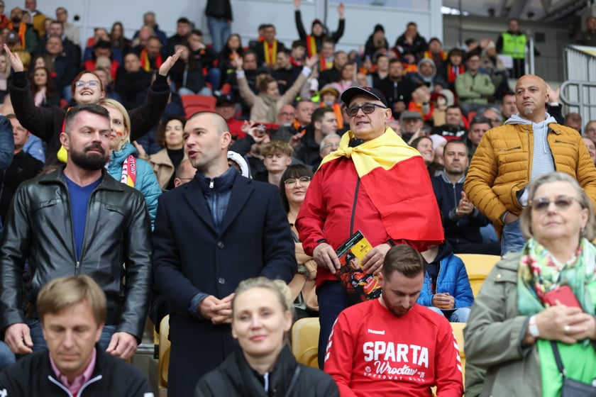 Zdjęcia kibiców z meczu żużlowego Betard Sparta Wrocław - Stal Gorzów, 7 maja 2023 r.
