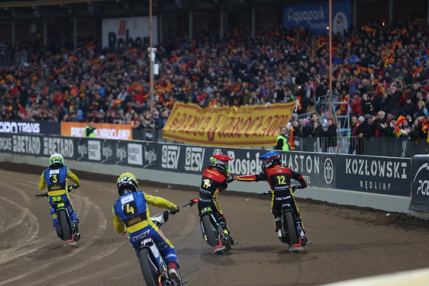 Zdjęcia kibiców z meczu żużlowego Betard Sparta Wrocław - Stal Gorzów, 7 maja 2023 r.