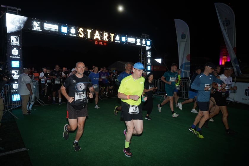 9. Nocny Wrocław Półmaraton - zdjęcia uczestników, 17 czerwca 2023 r.