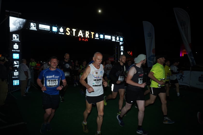 9. Nocny Wrocław Półmaraton - zdjęcia uczestników, 17 czerwca 2023 r.
