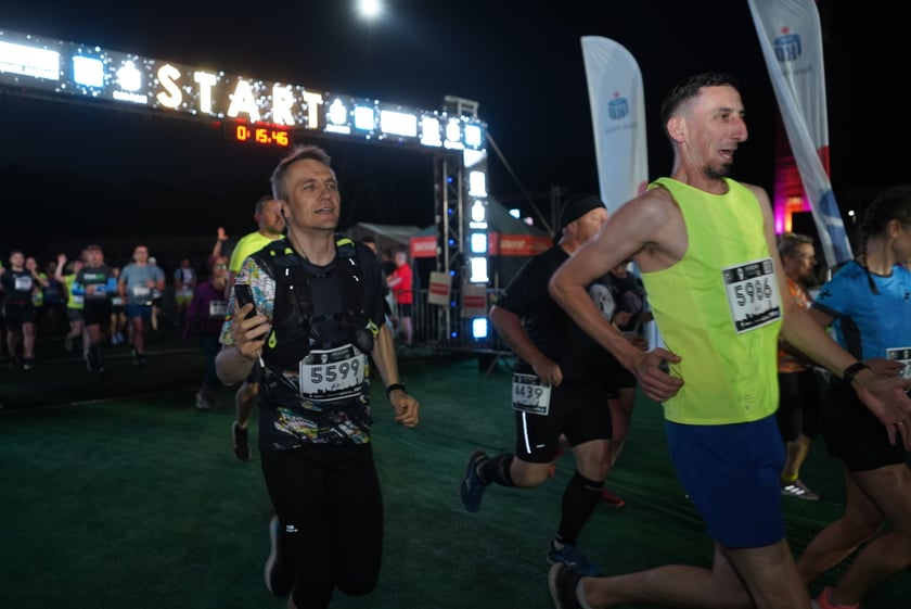 9. Nocny Wrocław Półmaraton - zdjęcia uczestników, 17 czerwca 2023 r.