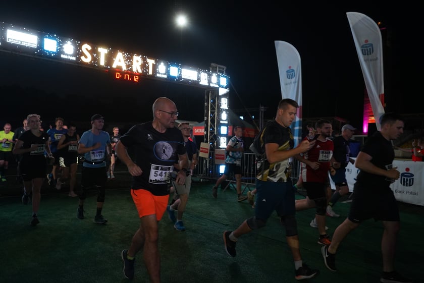 9. Nocny Wrocław Półmaraton - zdjęcia uczestników, 17 czerwca 2023 r.