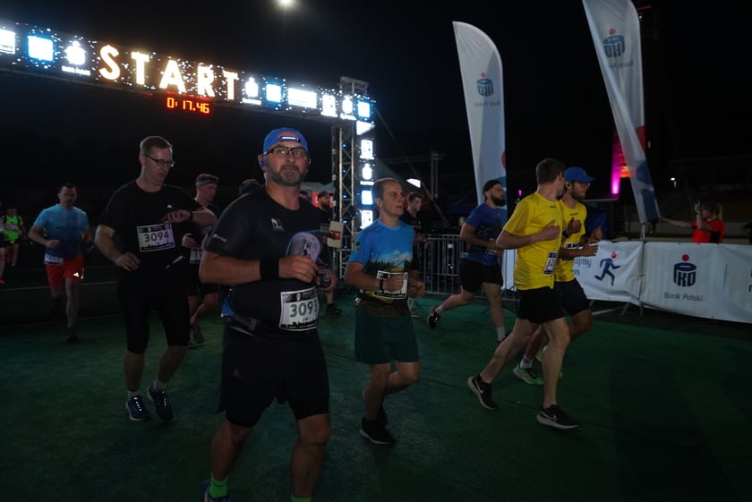 9. Nocny Wrocław Półmaraton - zdjęcia uczestników, 17 czerwca 2023 r.