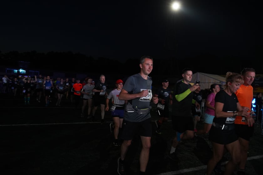 9. Nocny Wrocław Półmaraton - zdjęcia uczestników, 17 czerwca 2023 r.