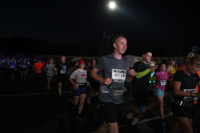 9. Nocny Wrocław Półmaraton - zdjęcia uczestników, 17 czerwca 2023 r.