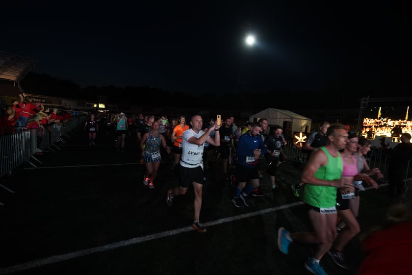 9. Nocny Wrocław Półmaraton - zdjęcia uczestników, 17 czerwca 2023 r.