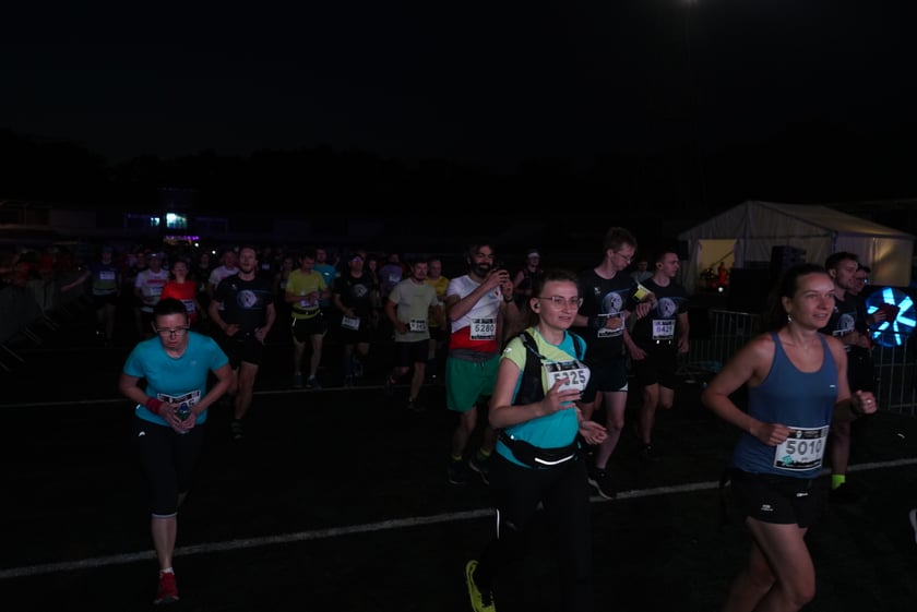 9. Nocny Wrocław Półmaraton - zdjęcia uczestników, 17 czerwca 2023 r.