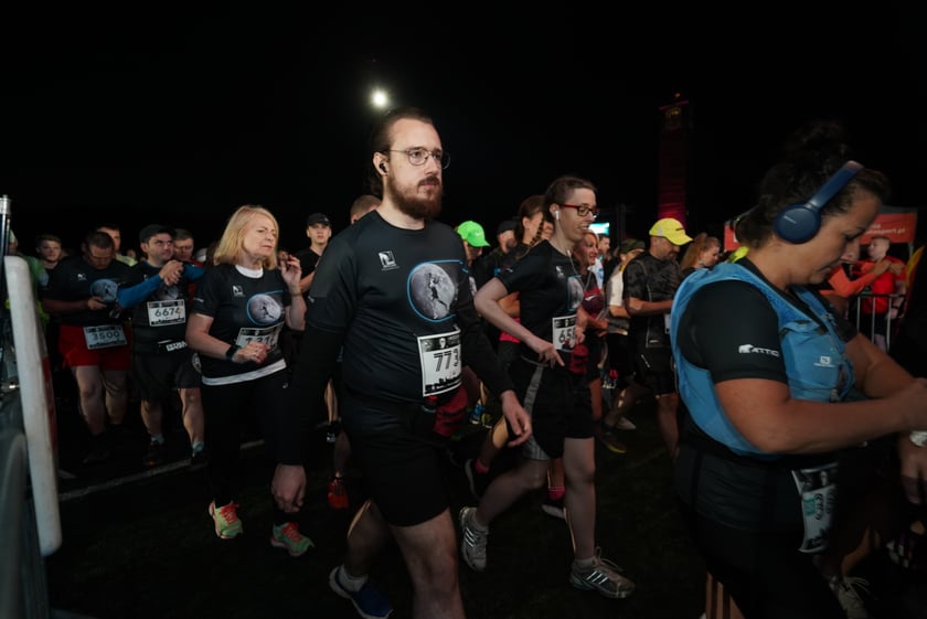 9. Nocny Wrocław Półmaraton - zdjęcia uczestników, 17 czerwca 2023 r.
