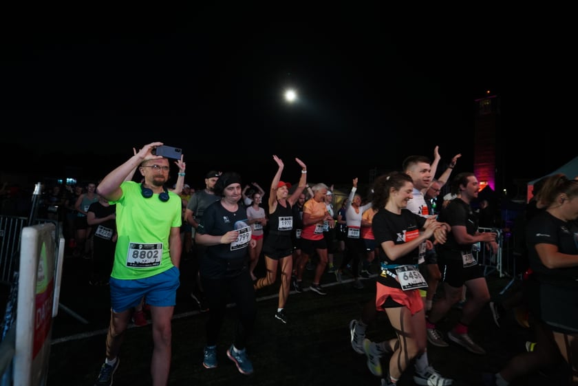 9. Nocny Wrocław Półmaraton - zdjęcia uczestników, 17 czerwca 2023 r.