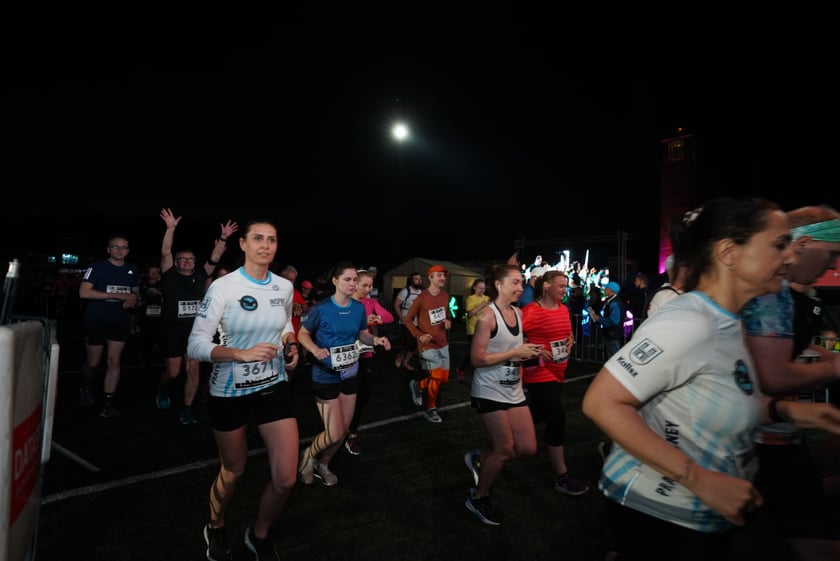 9. Nocny Wrocław Półmaraton - zdjęcia uczestników, 17 czerwca 2023 r.