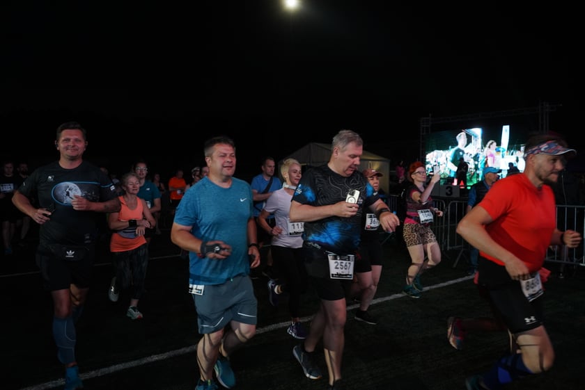 9. Nocny Wrocław Półmaraton - zdjęcia uczestników, 17 czerwca 2023 r.