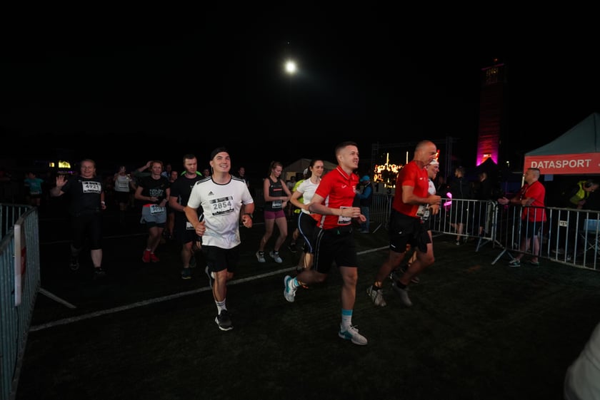 9. Nocny Wrocław Półmaraton - zdjęcia uczestników, 17 czerwca 2023 r.