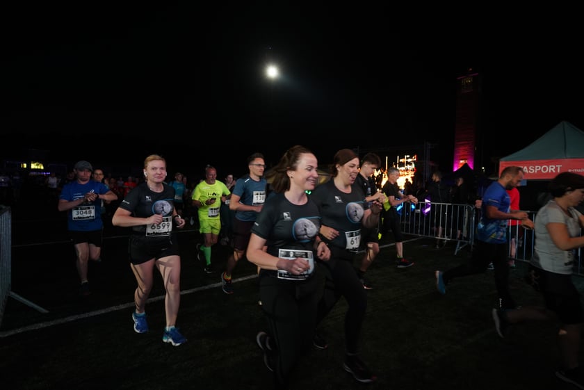 9. Nocny Wrocław Półmaraton - zdjęcia uczestników, 17 czerwca 2023 r.