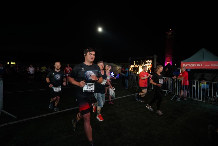 9. Nocny Wrocław Półmaraton - zdjęcia uczestników, 17 czerwca 2023 r.