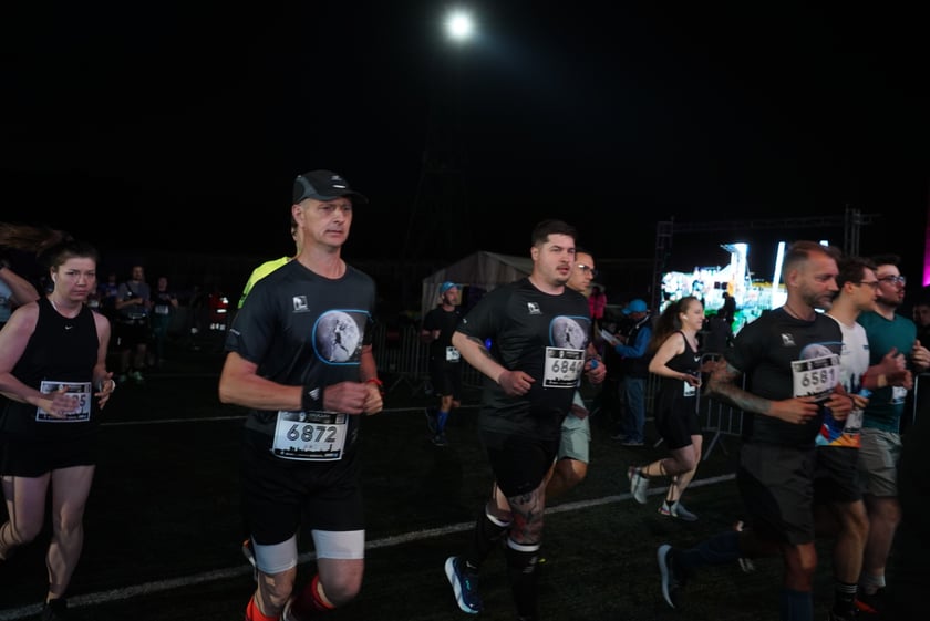 9. Nocny Wrocław Półmaraton - zdjęcia uczestników, 17 czerwca 2023 r.