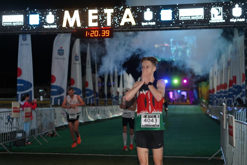 9. Nocny Wrocław Półmaraton - zdjęcia uczestników, 17 czerwca 2023 r.