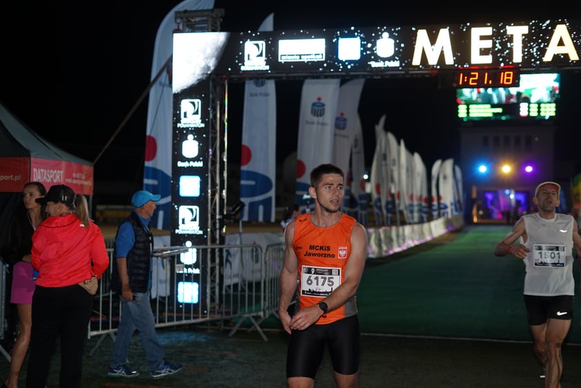 9. Nocny Wrocław Półmaraton - zdjęcia uczestników, 17 czerwca 2023 r.