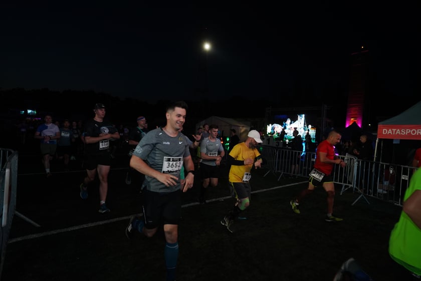 9. Nocny Wrocław Półmaraton - zdjęcia uczestników, 17 czerwca 2023 r.