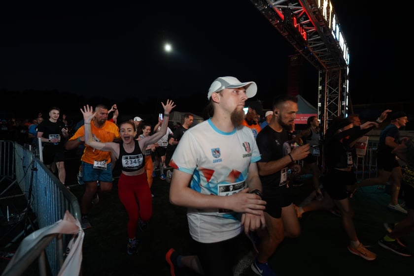 9. Nocny Wrocław Półmaraton - zdjęcia uczestników, 17 czerwca 2023 r.