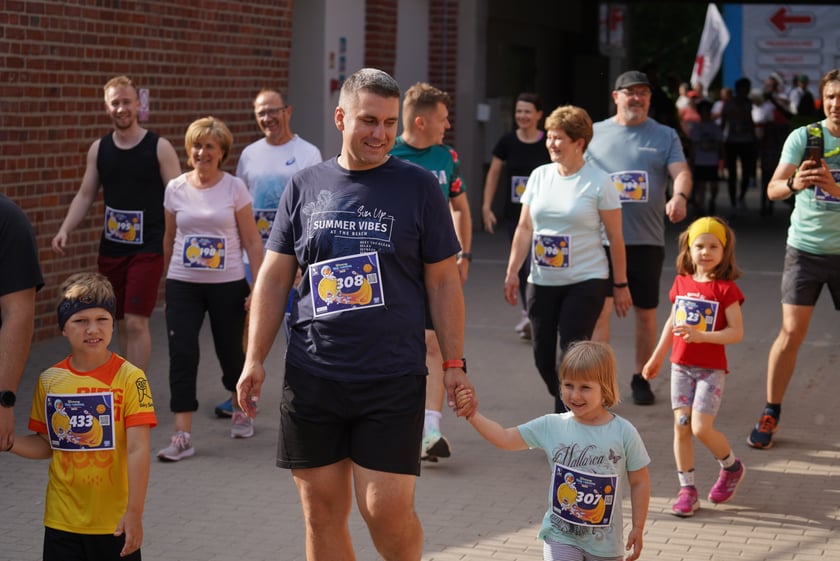 Uczestnicy Biegu Rodzinnego we Wrocławiu