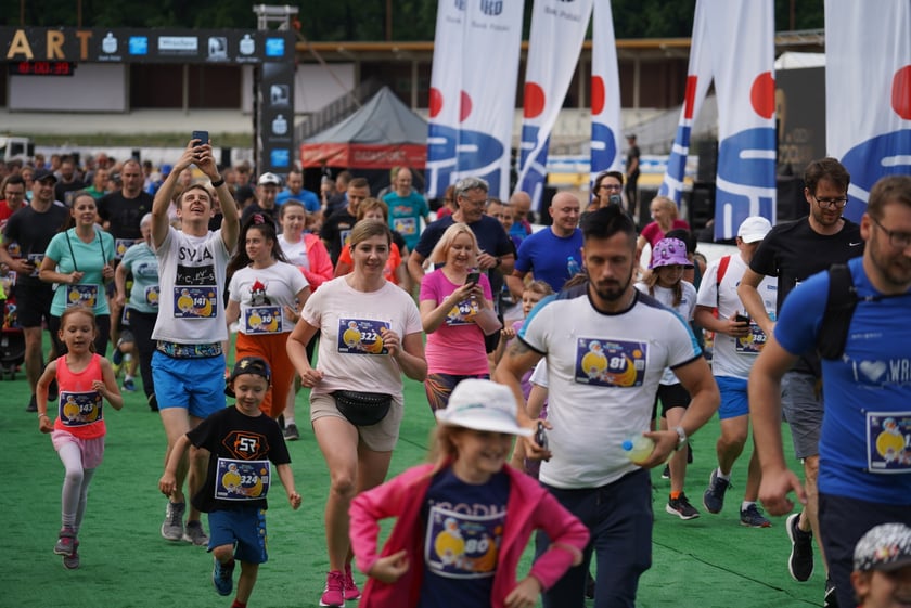 Uczestnicy Biegu Rodzinnego we Wrocławiu