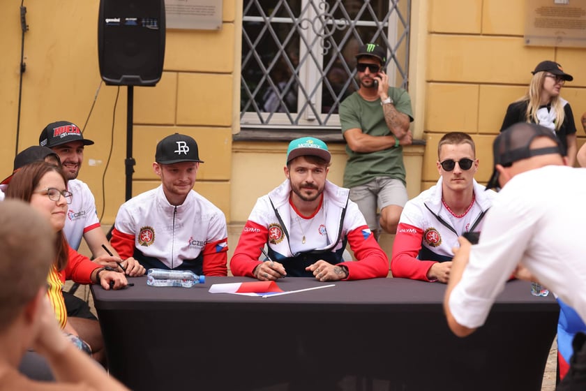 gwiazdy żużla na wrocławskim Rynku, 27.07.2023